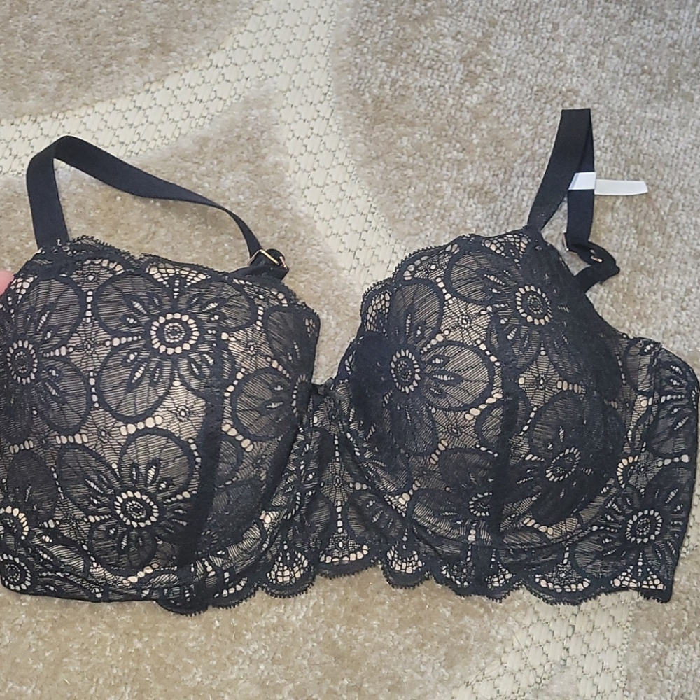 Black lace bra